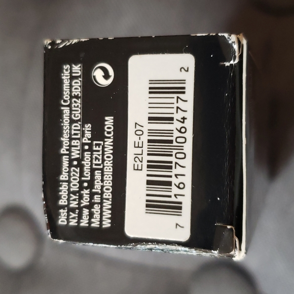 Bobbi Brown Skin Foundation Almond 7 New 1 fl oz - Picture 6 of 9